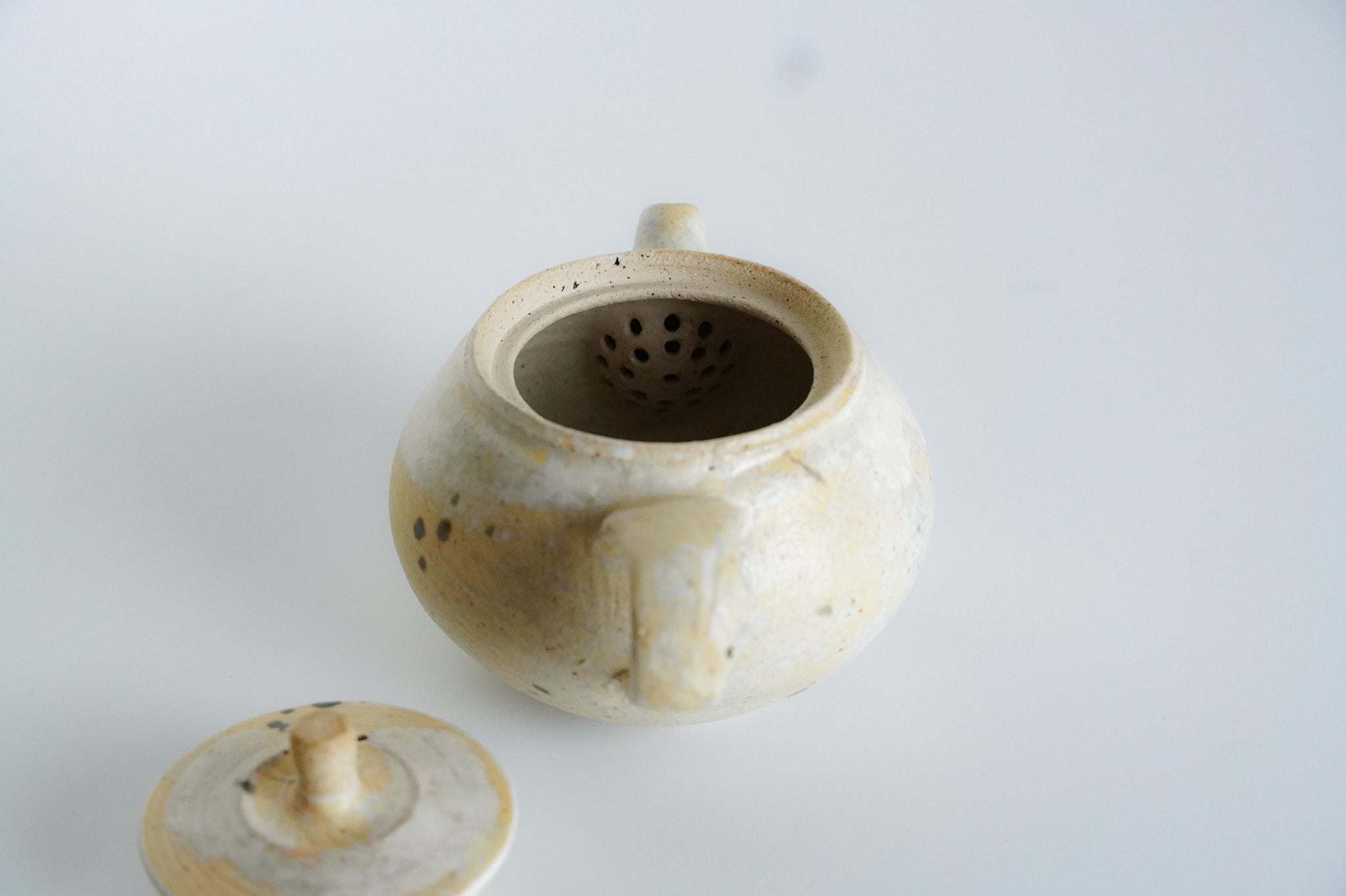 Andrzej Bero Teapot